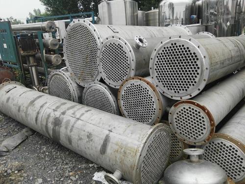 列管式冷凝換熱器影響冷凝壓力大小的因素，如下所示：